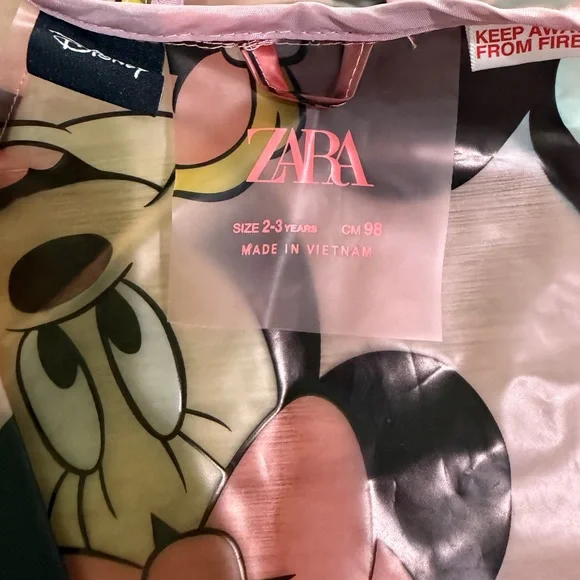 Zara Disney Rain jacket with tote - Picture 6 of 6